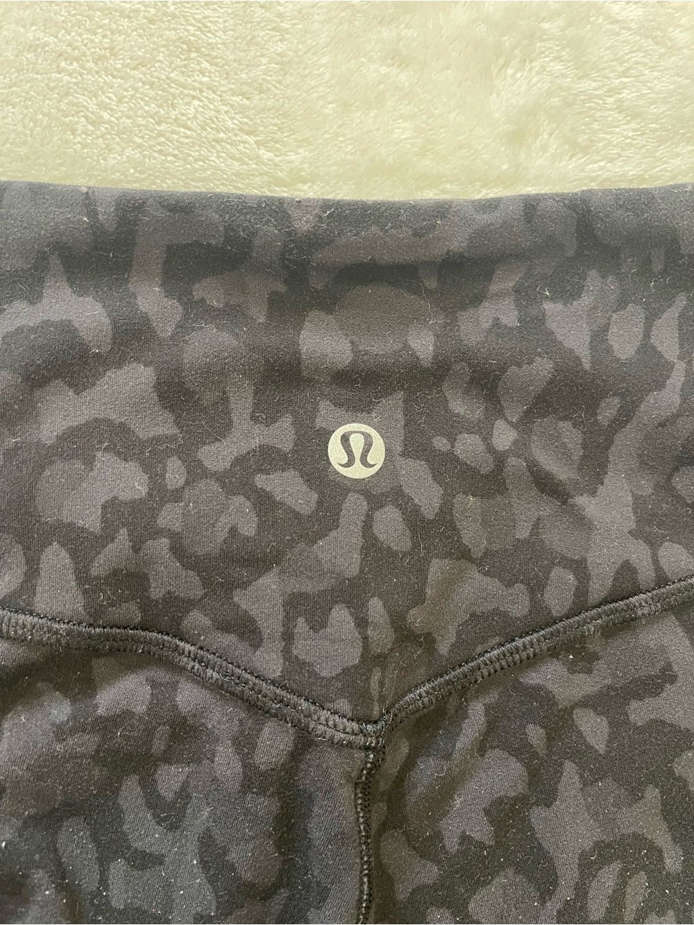 Lululemon Align Black Leopard Joggers - Picture 4 of 4